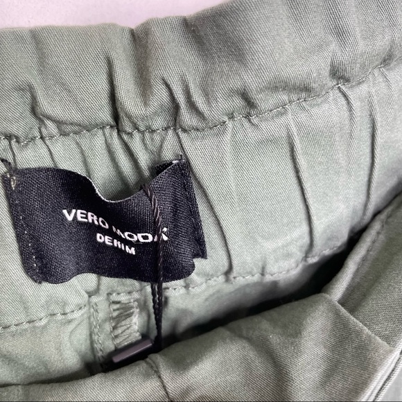 Stitch Fix l Vero Moda Vmenvany Hr Loose String Paperbag Ankle Pant, M/32” - Picture 7 of 14